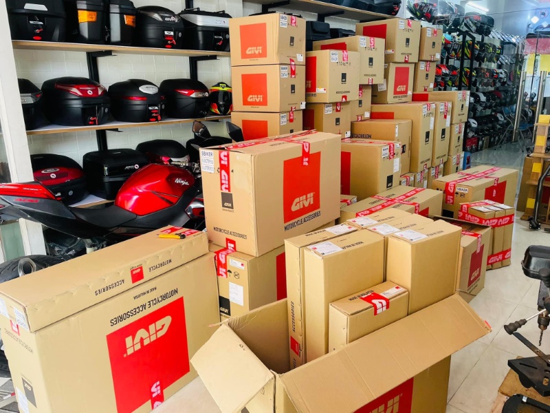 Nơi nào buôn sỉ lẻ, giao sỉ thùng Givi uy tín nhất hiện nay?