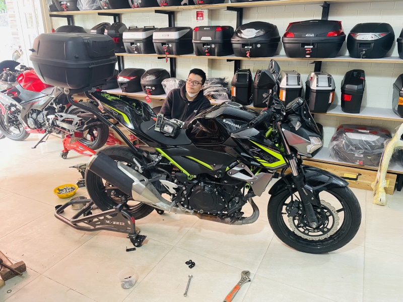 Baga thùng givi xe kawasaki z400