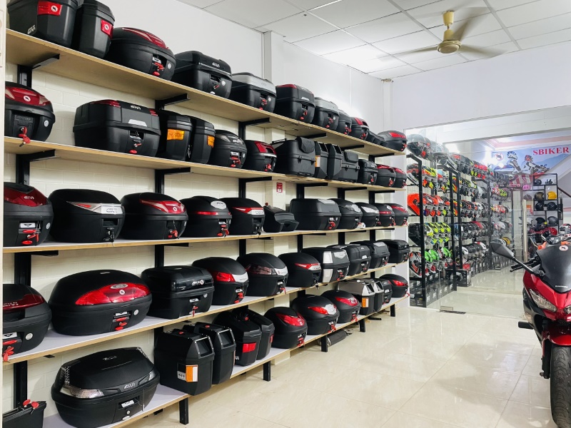 Genuine imported motorcycle trunk shop in District 2 - Free Installation