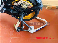 BEN NÂNG 1 GẮP BMW R1200GS