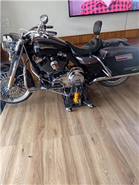 BEN NÂNG XE HARLEY 103