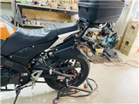 ỐP HÔNG ĐỠ 2 TÚI 2 BÊN MT15 KHUNG ĐỠ TÚI MT15