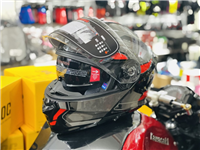 MŨ BẢO HIỂM LẬT HÀM 2 KÍNH YOHE 935 ĐỎ XÁM