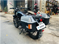 THÙNG HÔNG GIVI PGX LEGEND 200 23 LÍT MÀU TRẮNG