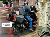 THÙNG HÔNG GIVI XMAX 300 22 LÍT