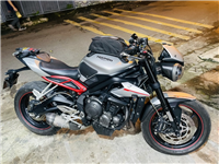 TÚI HÍT BÌNH XĂNG CHO TRIUMPH GIVI